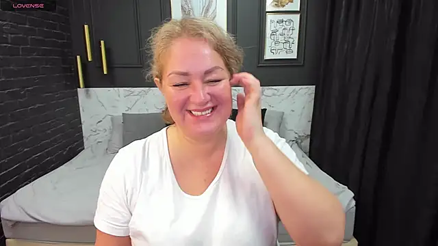 Snapshot of JenniferLight chatting on January 29, 8:25 pm JenniferLight online show from January 29, 8:25 pm