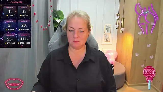 Snapshot of JenniferLight chatting on February 15, 4:47 am JenniferLight online show from February 15, 4:47 am