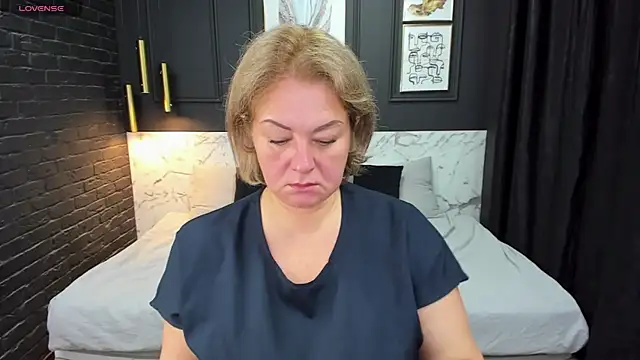 Snapshot of JenniferLight chatting on February 22, 1:13 pm JenniferLight online show from February 22, 1:13 pm