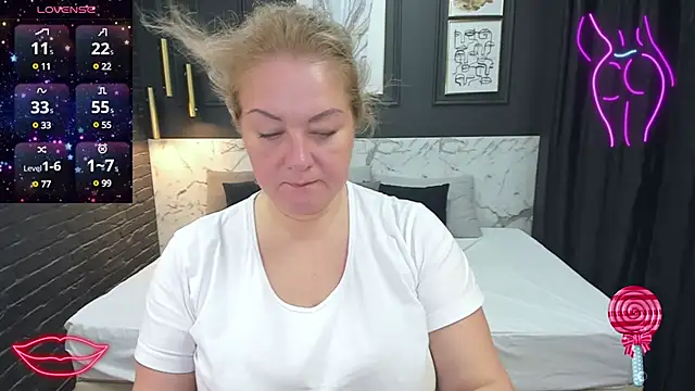 Snapshot of JenniferLight chatting on March 7, 8:33 pm JenniferLight online show from March 7, 8:33 pm