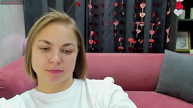 Snapshot of TataArdent chatting on February 14, 8:26 pm TataArdent online show from February 14, 8:26 pm