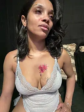 Rakiyahcharms online show from June 11, 5:49 am