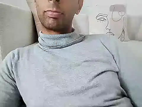 Snapshot of thetunisensexyguy chatting on November 3, 2:29 pm thetunisensexyguy online show from November 3, 2:29 pm