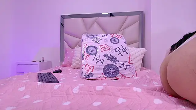 Snapshot of sarakaisy chatting on October 27, 1:15 pm sarakaisy online show from October 27, 1:15 pm