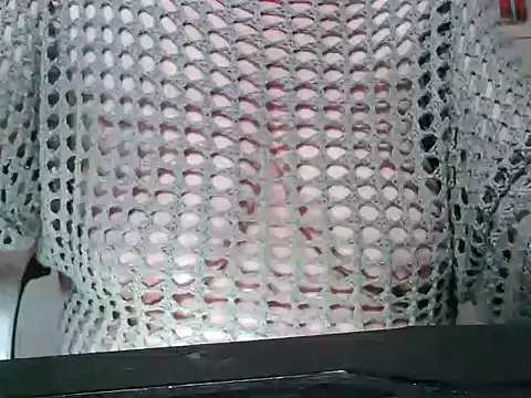 Snapshot of heidi60 chatting on December 11, 11:41 am heidi60 online show from December 11, 11:41 am