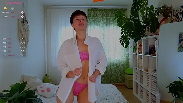Snapshot of lana_sky chatting on October 2, 12:34 pm lana sky online show from October 2, 12:34 pm
