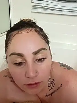 babygirl0777 online show from May 4, 3:46 am