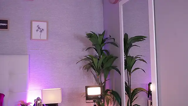 cinnamon afrodit online show from October 19, 7:47 pm