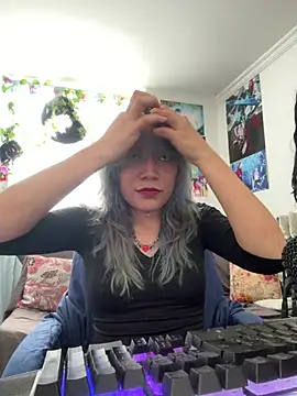 VaioletUwU online show from March 20, 8:35 pm