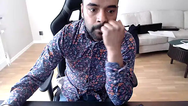 Snapshot of dan_the_man35 chatting on April 4, 12:35 pm dan the man35 online show from April 4, 12:35 pm