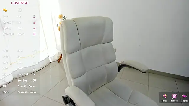 Snapshot of renata_t_ chatting on September 19, 11:22 am renata t online show from September 19, 11:22 am