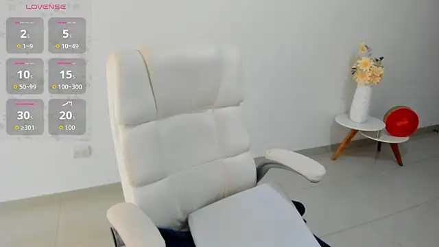 Snapshot of renata_t_ chatting on October 25, 11:07 am renata t online show from October 25, 11:07 am