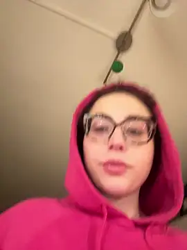 Snapshot of ladyturtle chatting on March 21, 8:23 pm ladyturtle online show from March 21, 8:23 pm