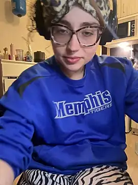 Snapshot of ladyturtle chatting on March 25, 1:00 am ladyturtle online show from March 25, 1:00 am