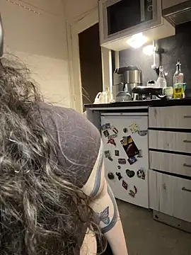 Snapshot of ladyturtle chatting on March 28, 12:21 am ladyturtle online show from March 28, 12:21 am