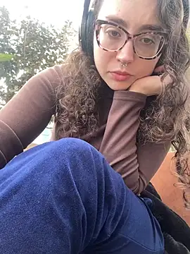 Snapshot of ladyturtle chatting on March 31, 1:33 pm ladyturtle online show from March 31, 1:33 pm