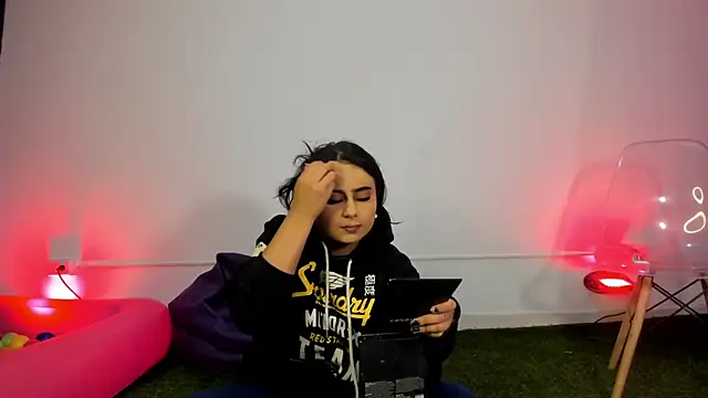 Snapshot of AbbyTaylorr chatting on September 19, 2:57 am AbbyTaylorr online show from September 19, 2:57 am