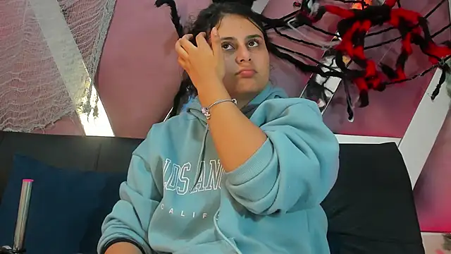 Snapshot of AbbyTaylorr chatting on October 30, 3:19 am AbbyTaylorr online show from October 30, 3:19 am