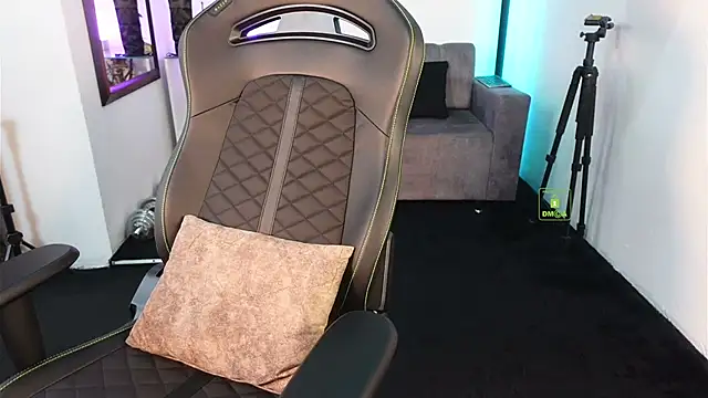 knimh online show from February 8, 6:11 pm