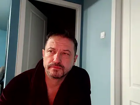 Snapshot of MisterFaithRO chatting on April 19, 1:38 am MisterFaithRO online show from April 19, 1:38 am