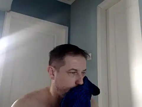 Snapshot of MisterFaithRO chatting on May 1, 11:37 am MisterFaithRO online show from May 1, 11:37 am