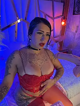 Snapshot of Tattooed_spittingdoll chatting on April 7, 11:43 am Tattooed spittingdoll online show from April 7, 11:43 am