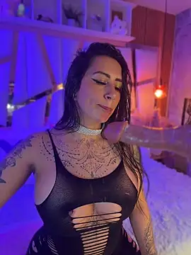 Snapshot of Tattooed_spittingdoll chatting on May 20, 4:46 pm Tattooed spittingdoll online show from May 20, 4:46 pm