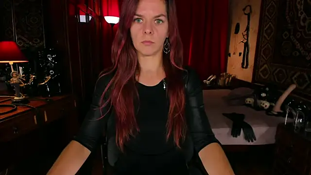 Snapshot of MargoTigress chatting on October 24, 9:28 am MargoTigress online show from October 24, 9:28 am