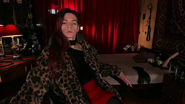 Snapshot of MargoTigress chatting on February 13, 10:22 am MargoTigress online show from February 13, 10:22 am