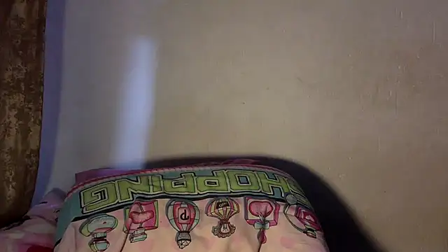 Snapshot of BOOTYBANGER24xx chatting on December 17, 12:00 pm BOOTYBANGER24xx online show from December 17, 12:00 pm