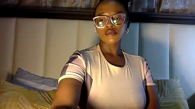 Snapshot of BOOTYBANGER24xx chatting on January 5, 10:32 am BOOTYBANGER24xx online show from January 5, 10:32 am