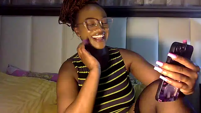 Snapshot of BOOTYBANGER24xx chatting on January 21, 10:30 am BOOTYBANGER24xx online show from January 21, 10:30 am