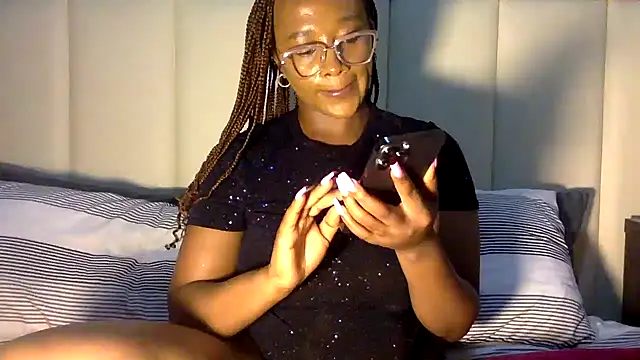 Snapshot of BOOTYBANGER24xx chatting on January 25, 9:36 am BOOTYBANGER24xx online show from January 25, 9:36 am