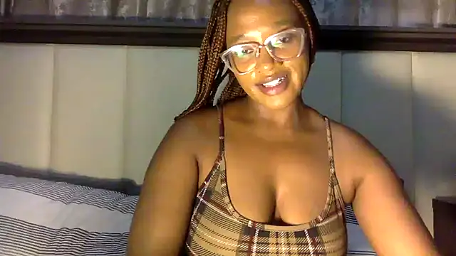 Snapshot of BOOTYBANGER24xx chatting on January 25, 12:37 pm BOOTYBANGER24xx online show from January 25, 12:37 pm