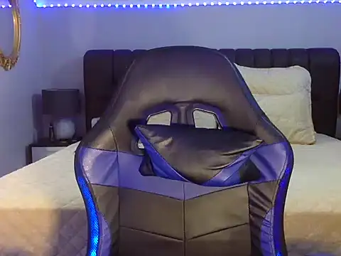 Snapshot of BOOTYBANGER24xx chatting on September 9, 6:46 am BOOTYBANGER24xx online show from September 9, 6:46 am