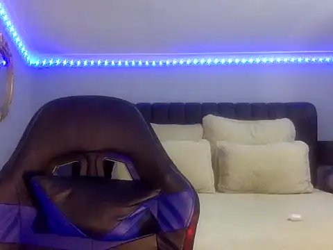 Snapshot of BOOTYBANGER24xx chatting on September 12, 1:28 am BOOTYBANGER24xx online show from September 12, 1:28 am