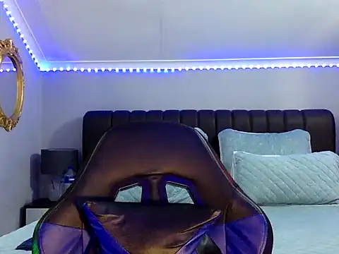 Snapshot of BOOTYBANGER24xx chatting on September 28, 3:01 am BOOTYBANGER24xx online show from September 28, 3:01 am