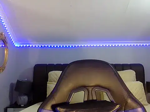 Snapshot of BOOTYBANGER24xx chatting on October 14, 2:56 am BOOTYBANGER24xx online show from October 14, 2:56 am