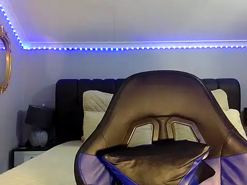 Snapshot of BOOTYBANGER24xx chatting on October 16, 2:23 am BOOTYBANGER24xx online show from October 16, 2:23 am