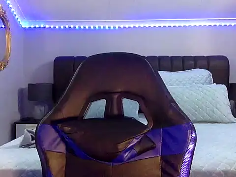 Snapshot of BOOTYBANGER24xx chatting on October 24, 2:41 am BOOTYBANGER24xx online show from October 24, 2:41 am