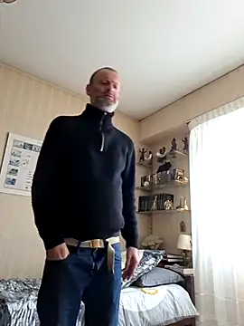 Snapshot of Perv10 chatting on November 26, 9:32 am Perv10 online show from November 26, 9:32 am