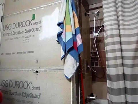 Snapshot of ThickDMatty@xh chatting on December 11, 5:00 am ThickDMattyxh online show from December 11, 5:00 am