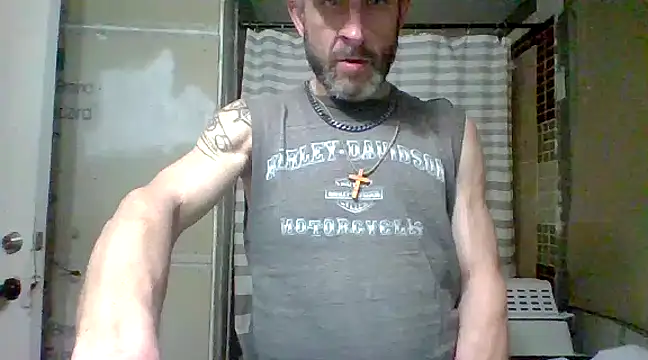 Snapshot of ThickDMatty@xh chatting on March 19, 1:32 am ThickDMattyxh online show from March 19, 1:32 am