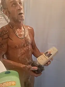 Snapshot of ThickDMatty@xh chatting on October 5, 9:13 pm ThickDMattyxh online show from October 5, 9:13 pm