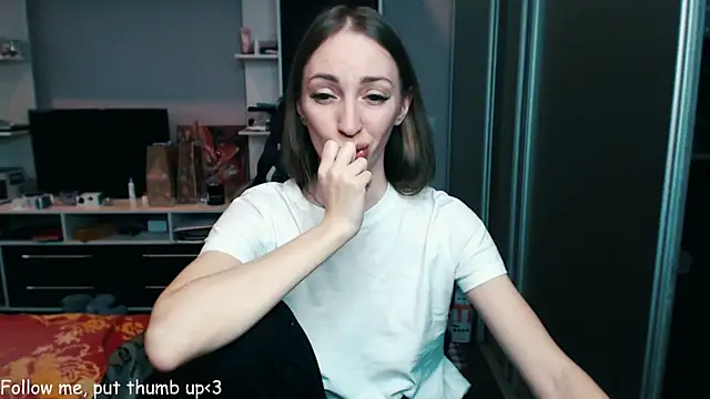 Natalimeowks online show from December 29, 9:28 am