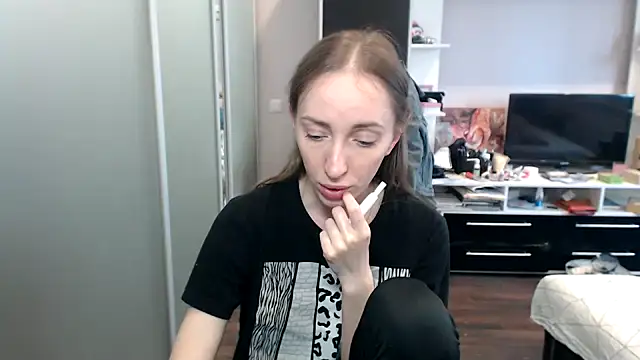 Natalimeowks online show from June 12, 4:50 pm