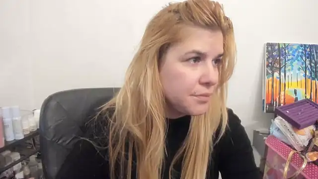 camgirlonline online show from December 22, 8:44 am