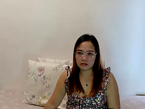 BURBERRY69 online show from July 5, 5:14 am