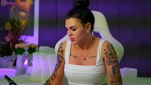 Snapshot of perfectt33n chatting on November 25, 6:52 pm perfectt33n online show from November 25, 6:52 pm