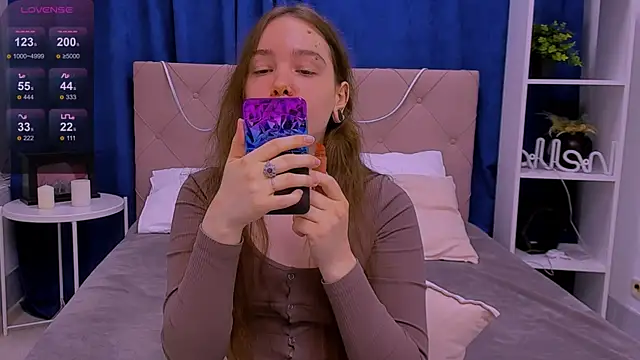 Janie JJ Curvie online show from March 17, 1:21 am